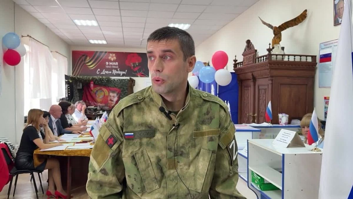 В Антраците ветеран СВО Юрий Чередниченко принял участие в голосовании, сделав свой выбор
