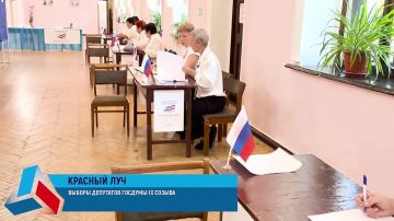 Жители ЛНР продолжают голосовать на выборах депутатов в Госдуму