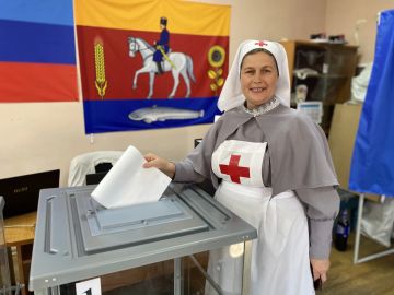 Сестры милосердия Новоайдарского округа тоже посетили избирательный участок