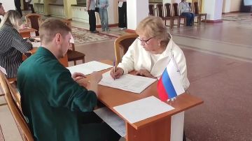 Стахановчане делают свой выбор: голосование продолжается