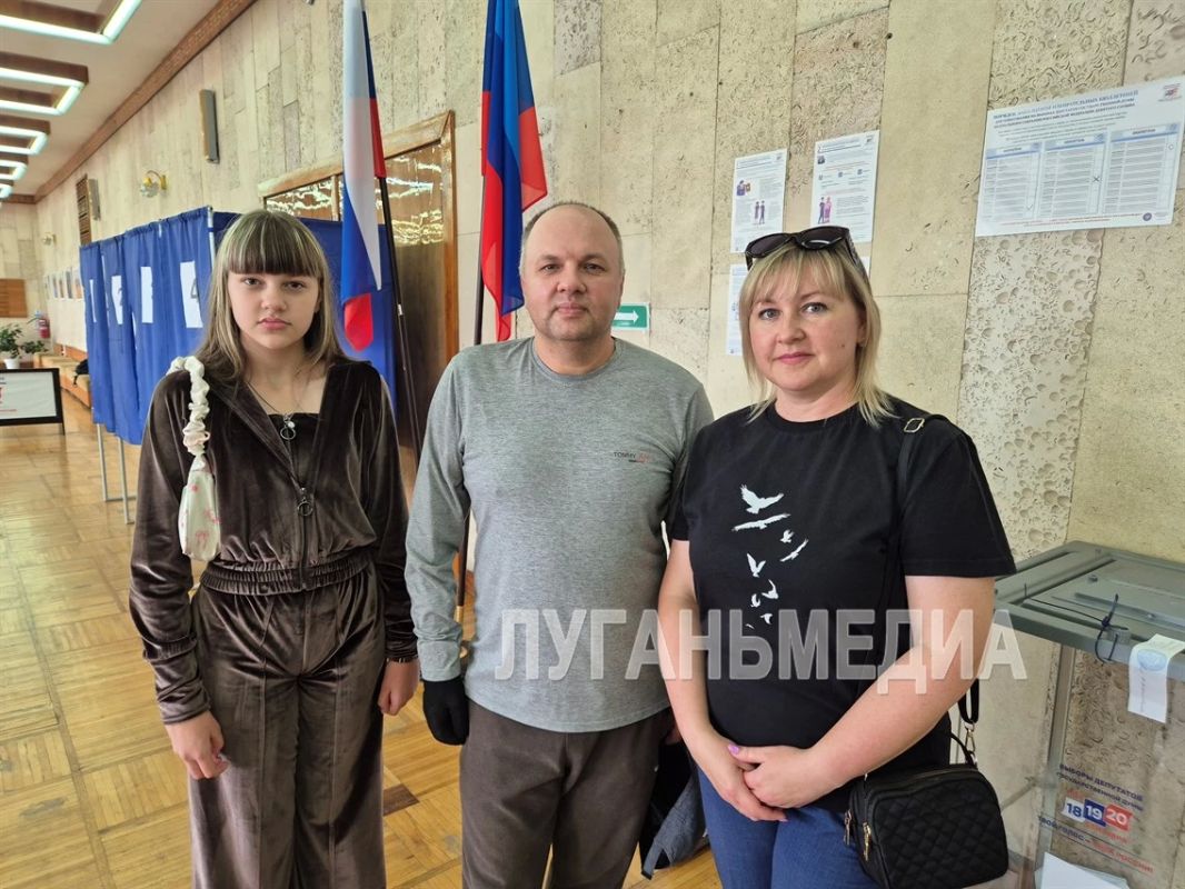 В Ровеньках семья Вотчиных приняла активное участие в голосовании