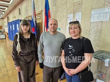 В Ровеньках семья Вотчиных приняла активное участие в голосовании