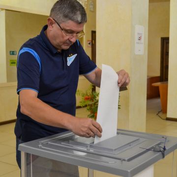 Владимир Чернев: Сегодня вместе с моей командой пришел на избирательный участок и сделал свой осознанный выбор
