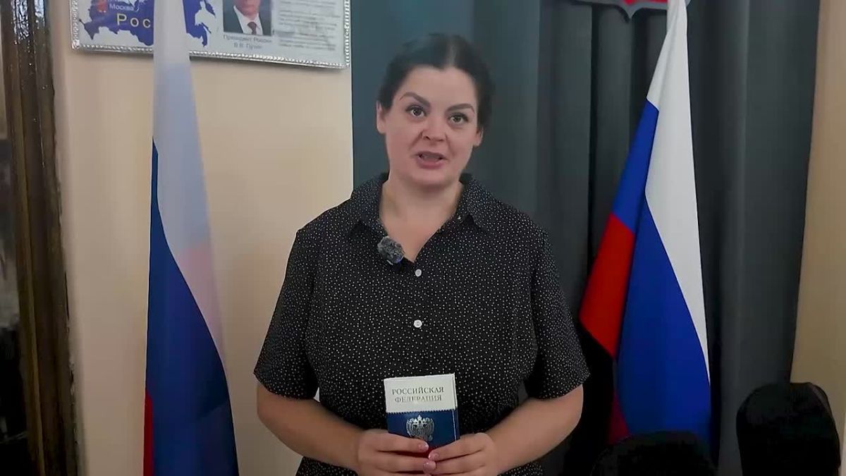 Ольга Сербаева, руководитель волонтёрского движения «Добрые дела» и лауреат национальной премии «Окопная свеча», пришла на избирательный участок и отдала свой голос на выборах депутатов Государственной Думы
