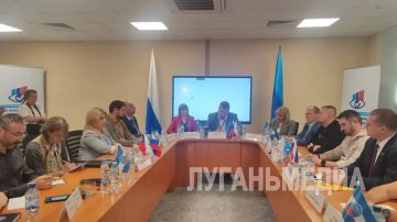 В Луганске прошел круглый стол, посвященный завершению выборов в Госдуму РФ