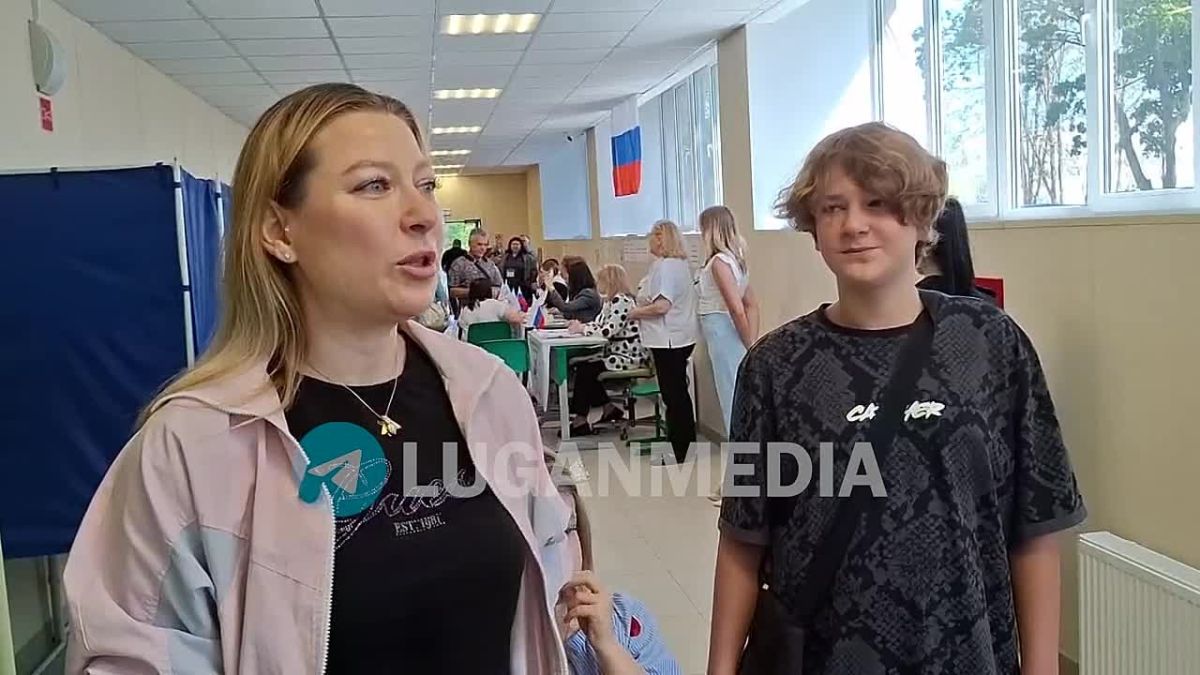 Многодетная мать из Луганска, Светлана Горбачева, пришла на избирательный участок, чтобы проголосовать на выборах депутатов Госдумы