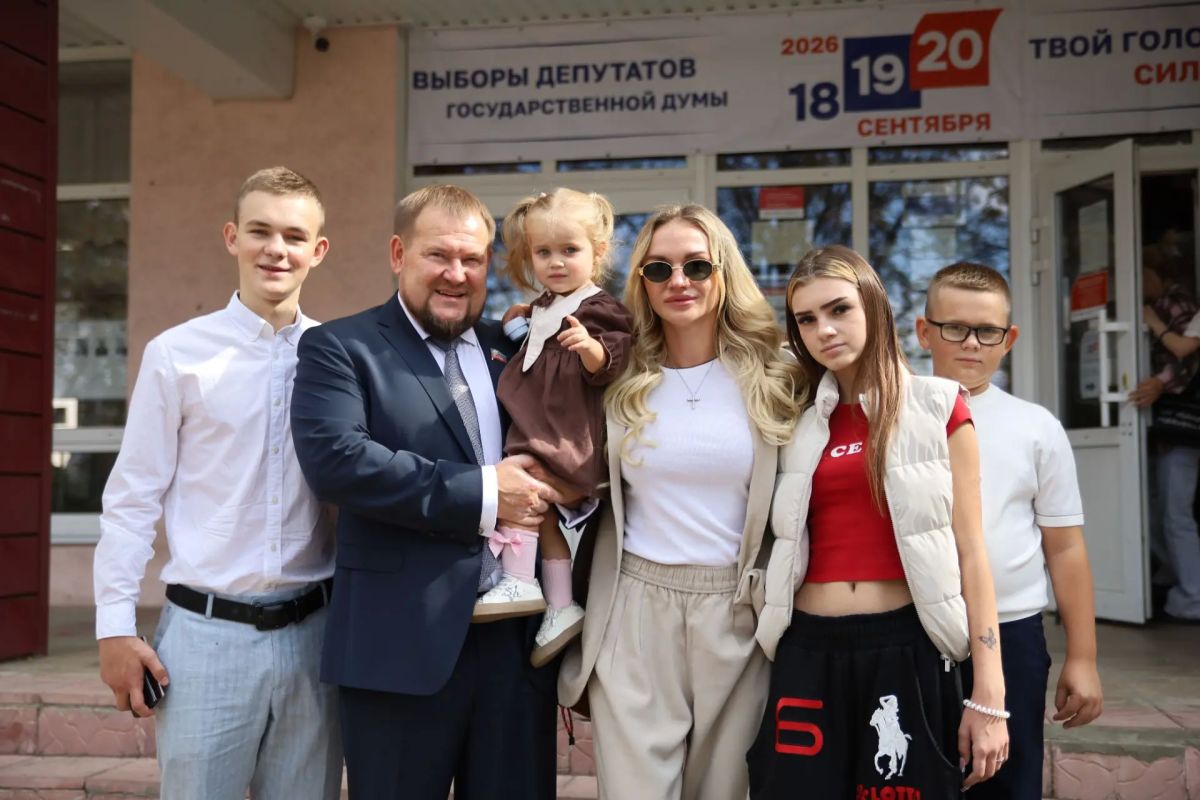 Денис Колесников: Сегодня вместе с семьей проголосовал на выборах в Государственную Думу РФ