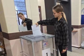 Впервые голосующие избиратели продолжают принимать участие в выборах