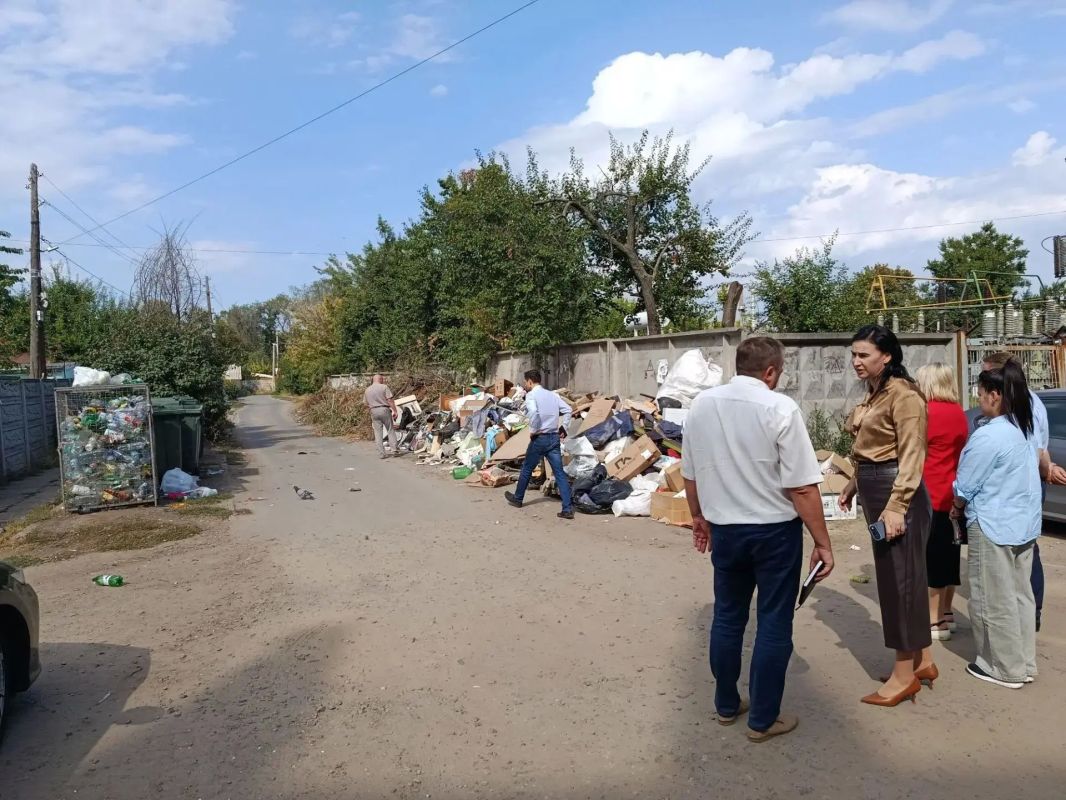 Стихийным свалкам объявили войну: Глава Луганска лично проверила 3 района города