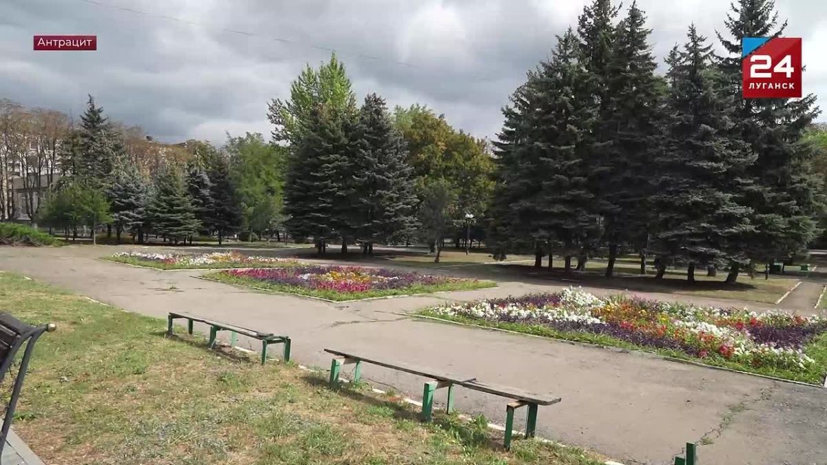 Новые дороги, скверы и отремонтированные дома: расскажем, как преобразился Антрацитовский округ за четыре года в составе России