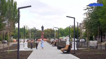 Алексей Самойлов оценил ход благоустройства площади в Алчевске