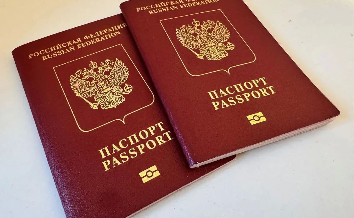 С 1 января 2027 года данные о детях перестанут вносить в загранпаспорта родителей