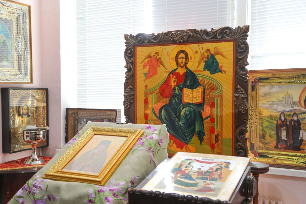 В День памяти погибших сотрудников УИС в УФСИН России по ЛНР состоялся молебен
