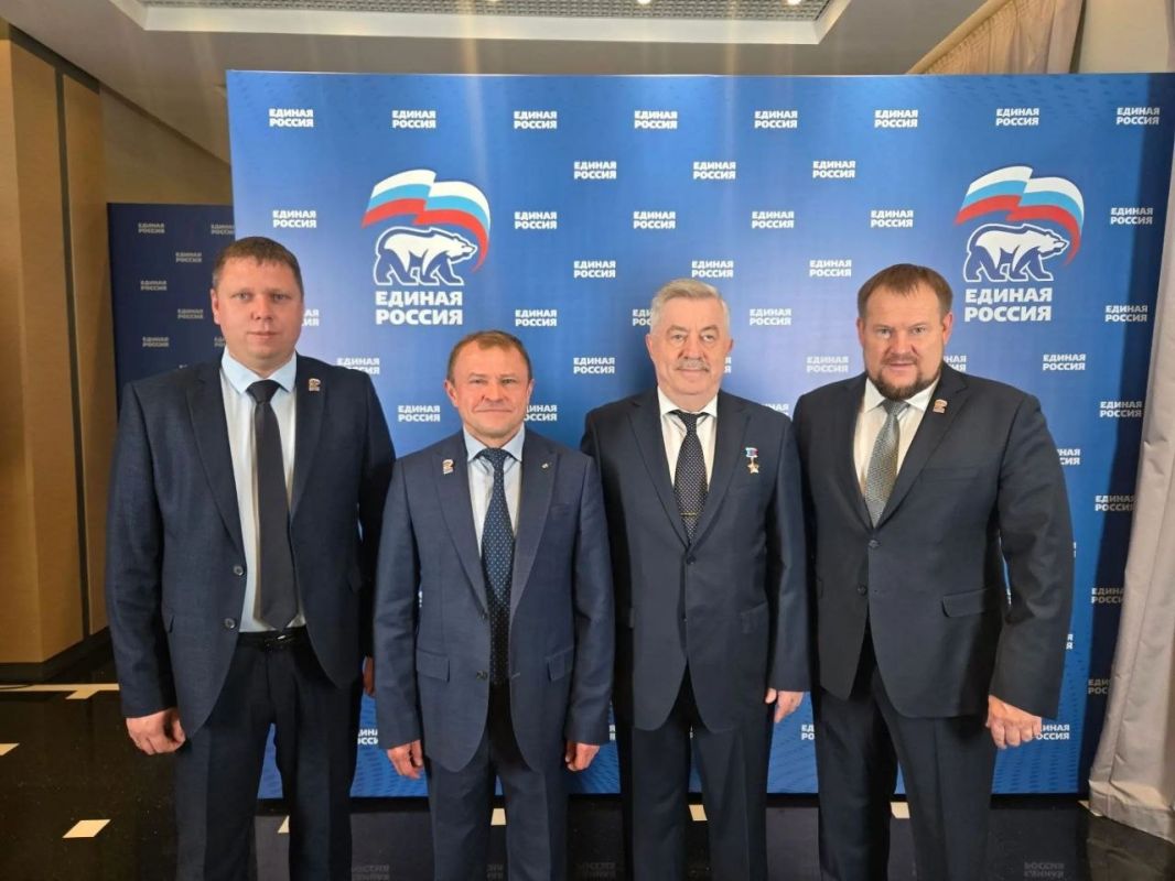 В рамках заседания Генерального Совета партии Единая Россия Денис Колесников провел рабочую встречу с президентом ООО МСП «ОПОРА РОССИИ» Александром Калининым