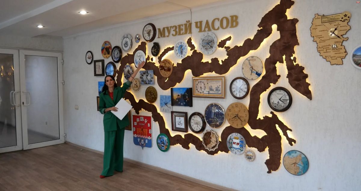 В Совете городского округа город Луганск прошла первая экскурсия по музею часов