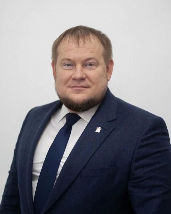 В ЛНР досрочно прекратили полномочия трех депутатов - депутаты победили на выборах в Госдуму