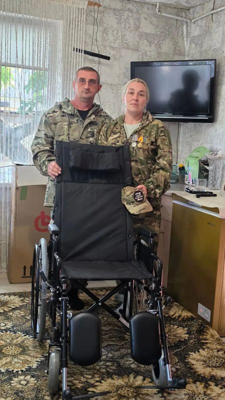 Сегодня, в рамках продолжения адресной поддержки сотрудники отдела жизнеобеспечения пгт Дзержинский и пгт НагольноТарасовка вновь навестили Родд Георгия Борисовича — жителя посёлка Дзержинский