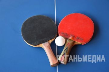 В Брянковской спортшколе прошел городской турнир по настольному теннису, приуроченный ко Дню воссоединения региона с Россией