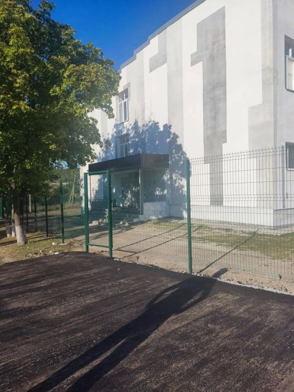 В Городищенской школе, где ремонтные работы ведутся при поддержке региона-шефа — Новосибирской области, близится к завершению обновление учебного блока начальных классов