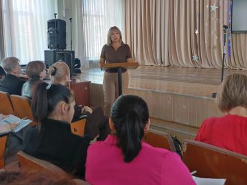 В Ровеньках прошёл городской семинар по профилактике суицидального поведения среди обучающихся