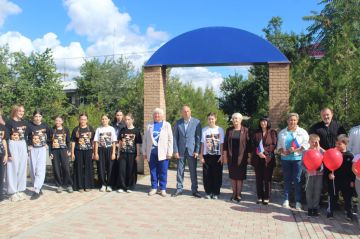В Славяносербске состоялось открытие сквера Героев Донбасса после проведения масштабных благоустроительных работ