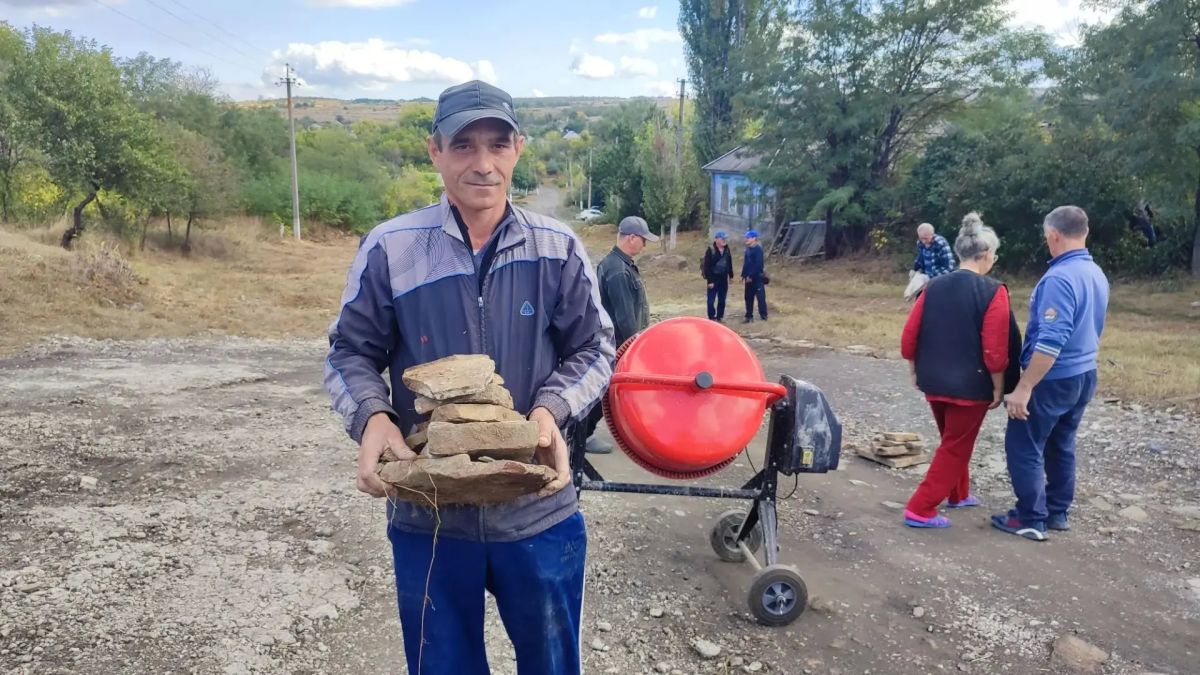 В отдел по обеспечению жизнедеятельности пгт Городище, с. Малоивановка обратился участник Специальной военной операции, ветеран боевых действий Дмитрий Верещаев, с просьбой организовать субботник по ремонту участка дороги по...