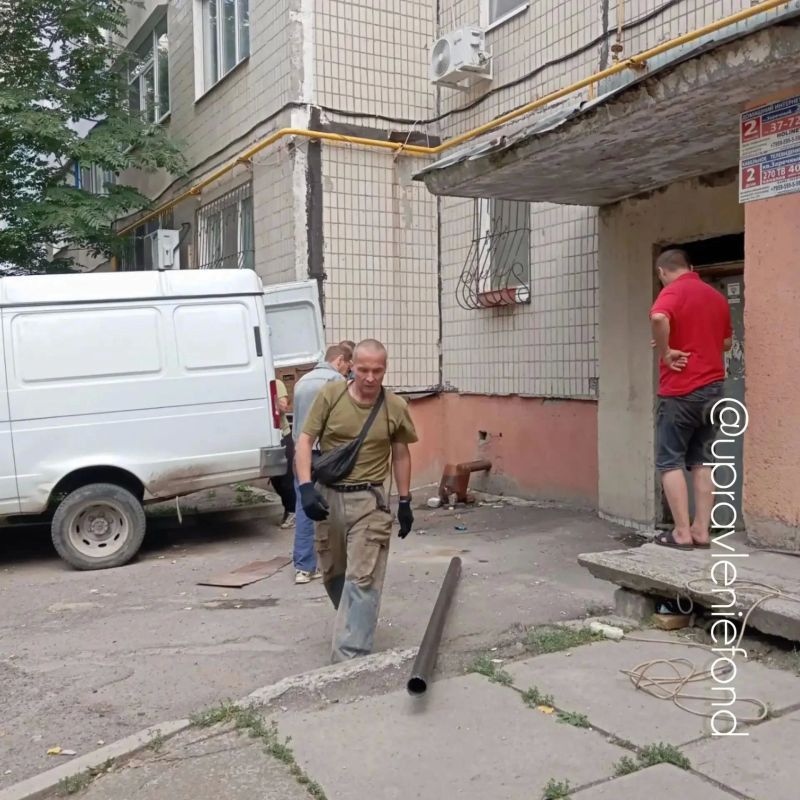 Луганский филиал отремонтировал входную группу в МКД на квартале Заречном