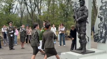 Памятник погибшим участникам СВО открыли в Краснодоне