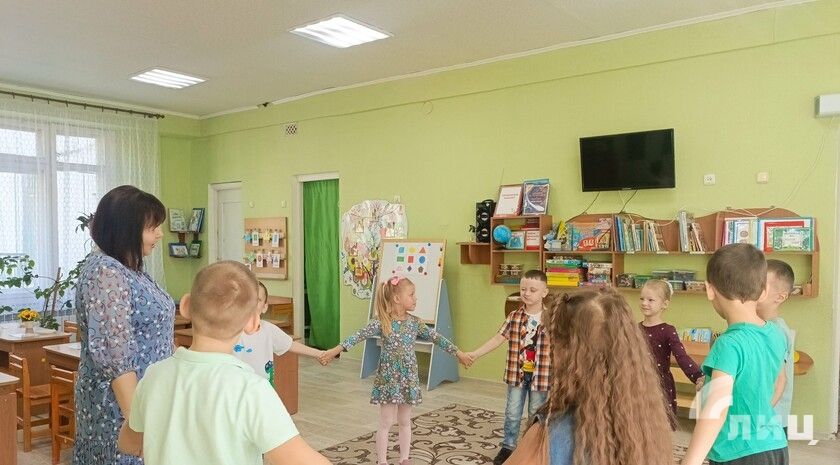 Пасечник поздравил сотрудников дошкольных учреждений ЛНР с профессиональным праздником