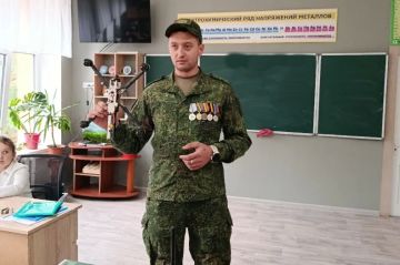 Урок безопасности от профессионала: свердловским школьникам рассказали, как действовать при угрозе БПЛА