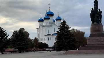 Строители из Тюмени поздравили Краснодон с Днём города и Днём воссоединения