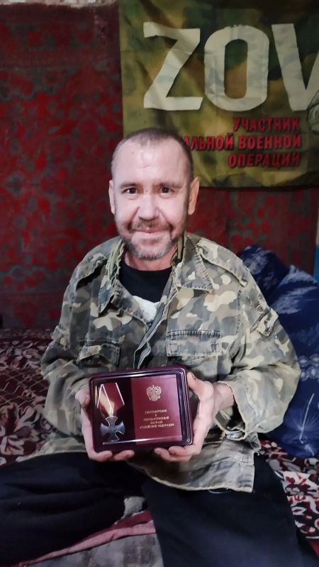 Житель пгт Городище, участник СВО, ветеран боевых действий Викторов Андрей Анатольевич, 20.11.1976 г.р., удостоен ордена Мужества за смелые и решительные действия, связанные с риском для жизни, на поле боя под г. Артемовск...