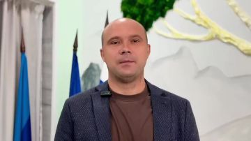 Представитель СК «РЕМиСТР» Сергей Гуцов поздравил краснодонцев с праздниками
