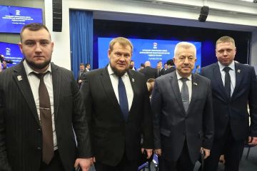 Михаил Голубович: Поздравляю наших товарищей с избранием в депутаты Государственной Думы: Виктора Водолацкого, Ивана Санаева, Дениса Колесникова, Яна Лещенко, Дарью Лантратову, Александра Амелина и Сергея Добровольского
