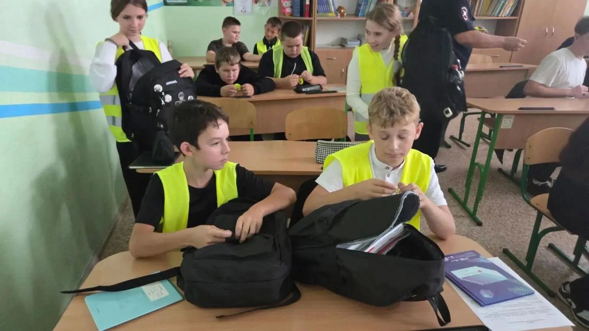 ПОСВЯЩЕНИЕ В ЮИД: 6-Б СТАЛ ЧАСТЬЮ БОЛЬШОЙ КОМАНДЫ!