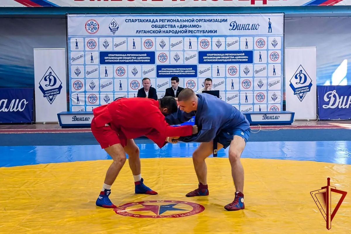 Луганские росгвардейцы представят республику на чемпионате России по самбо и боевому самбо