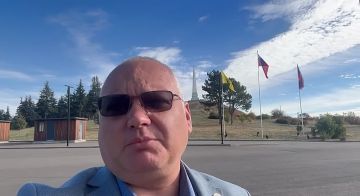 Заместитель председателя общественной палаты ЛНР Антон Кондратенко поздравил россиян с годовщиной воссоединения региона с Россией