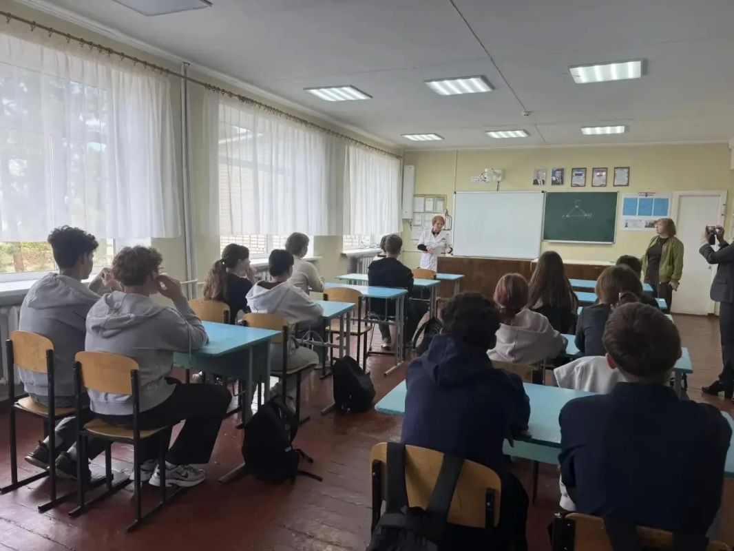 Медицина начинается с интереса:специалист Новопсковской больницы провела профориентационную встречу с учащимися Песковской СШ