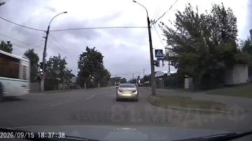 В Луганске по видео очевидцев наказали водителя, выехавшего на встречку
