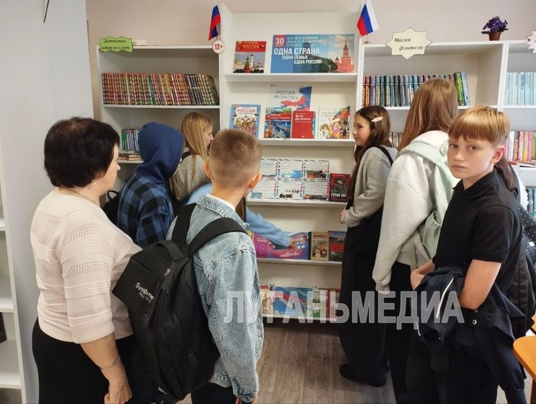 В Первомайском городском округе заработали выставки, посвященные Дню воссоединения ДНР, ЛНР, Херсонской и Запорожской областей с Россией