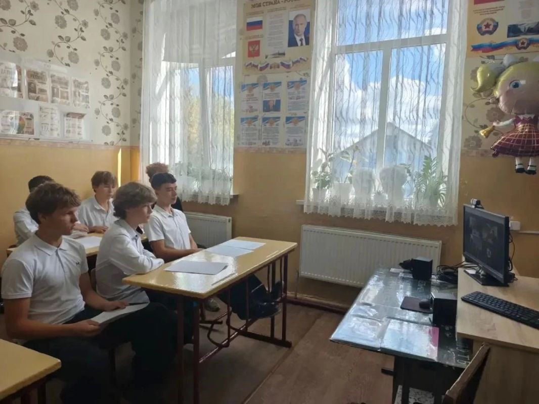 Красногвардейский район региона-шефа проводит для перевальчан тематические телемосты