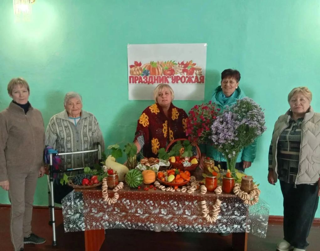 В клубе «Дельта» поселка Бугаевка прошел праздник урожая «Дары осени»