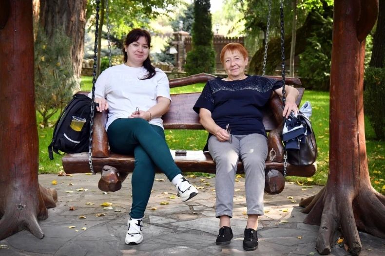 Совет женщин при Администрации Свердловского муниципального округа ЛНР организовал поездку волонтёров «серебряного» возраста в Парк Лога