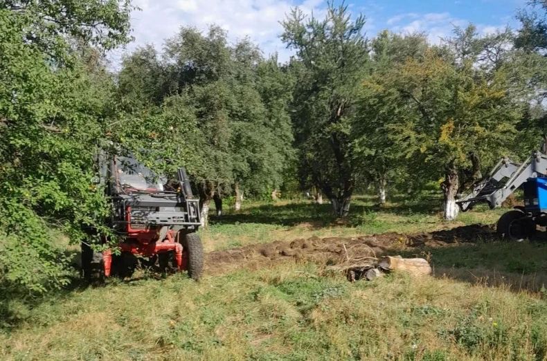 На территории подведомственной отделу по ОЖД с. Новоборовицы вторично произведена опашка противопожарных полос