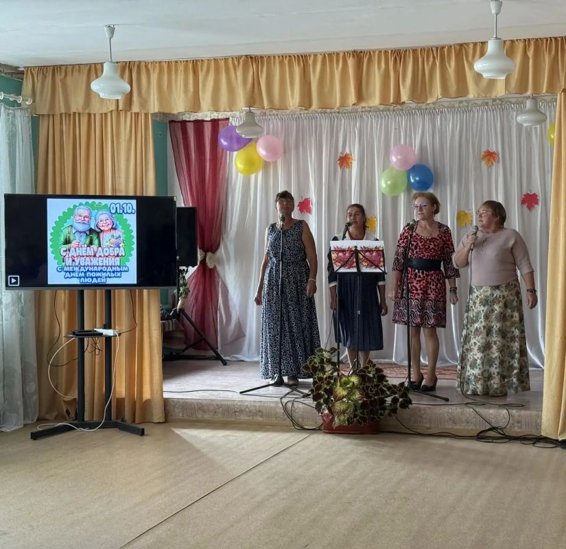 В Епифановкском сельском клубе Кременского МО с большим теплом и уважением прошло праздничное мероприятие, посвящённое Дню пожилого возраста