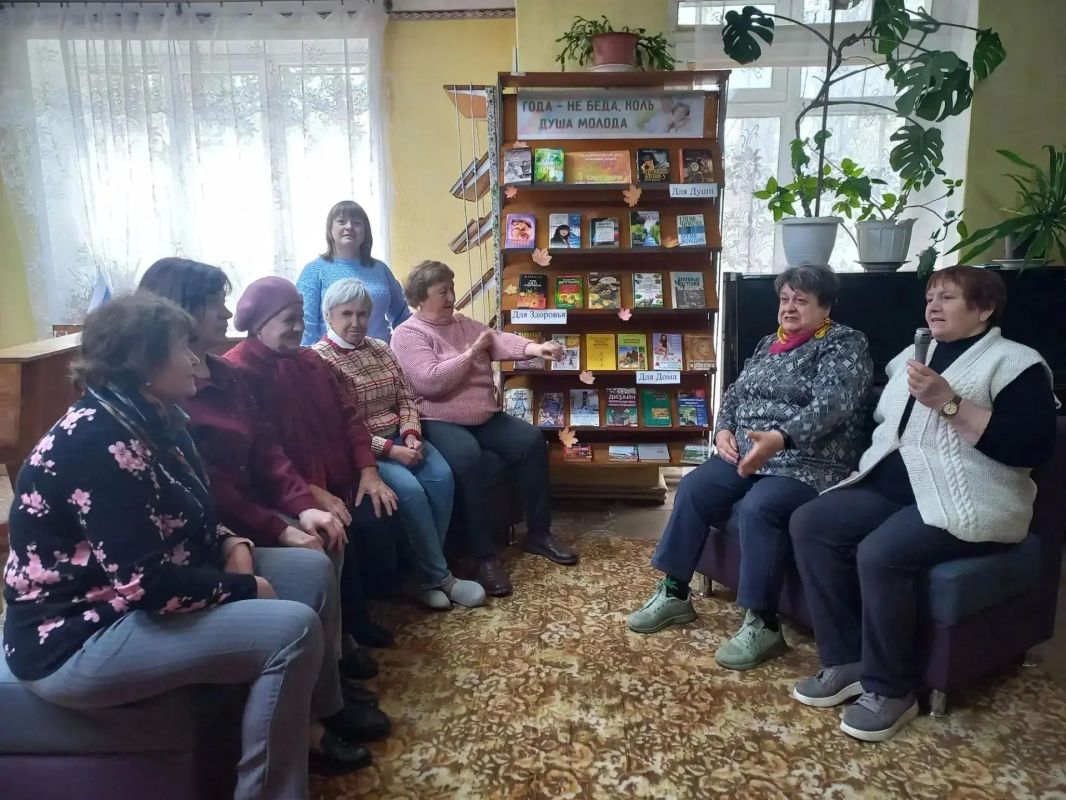 В библиотеке семейного чтения прошёл литературный вечер «О красоте души и сердца», приуроченный к Международному дню пожилого человека