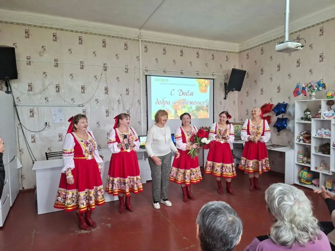 Тепло и забота в День пожилого человека!