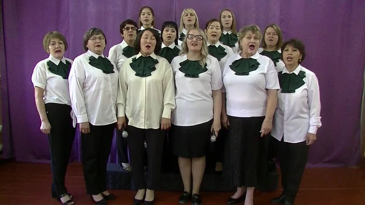 Оренбургские педагоги записали видеопоздравление с Днём учителя для перевальских коллег