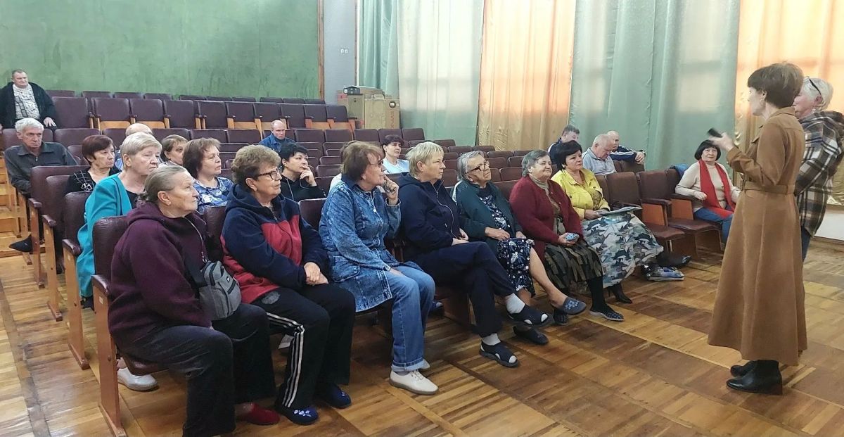 Час поэтического настроения «На любовь своё сердце настрою»