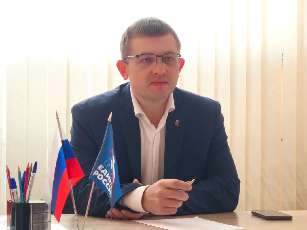 Приём граждан в Брянке: кровли, лифты, дороги — на личном контроле